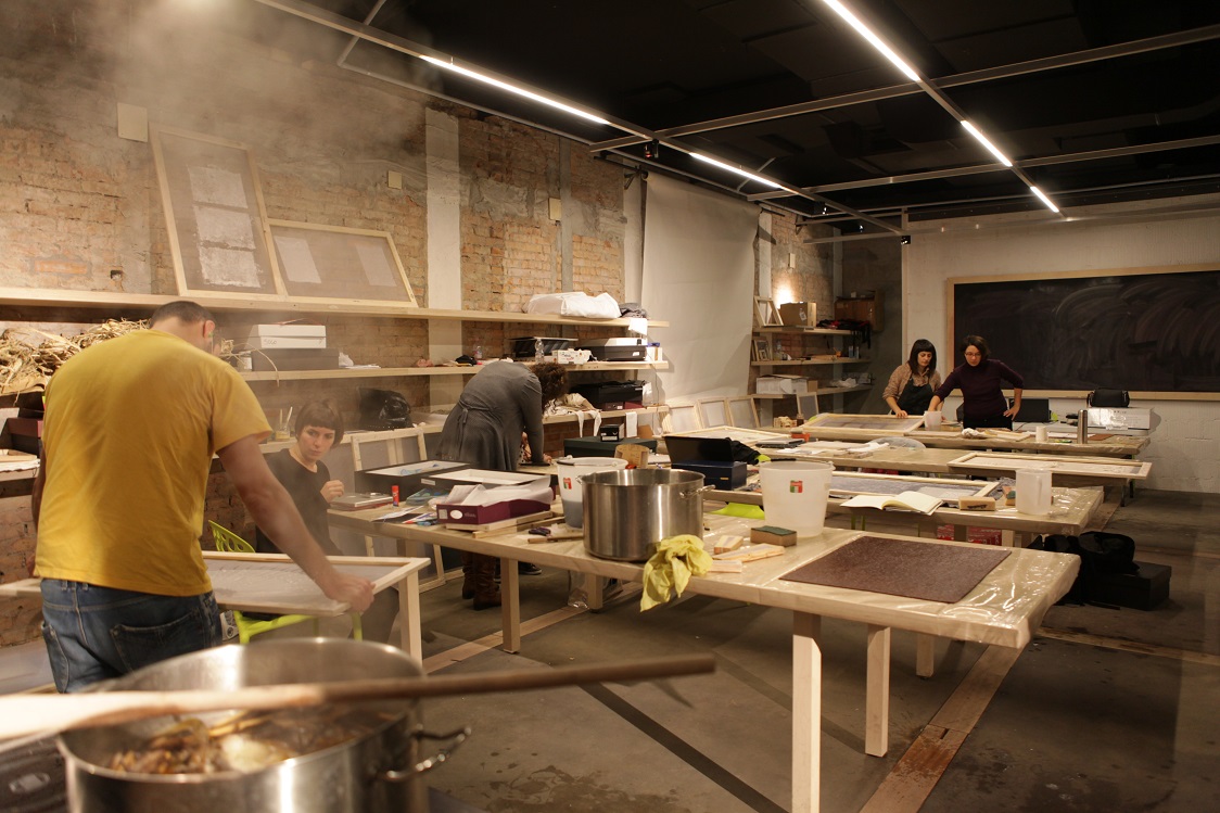 biennale di venezia laboratorio della carta segni d'acqua riccardo ajossa